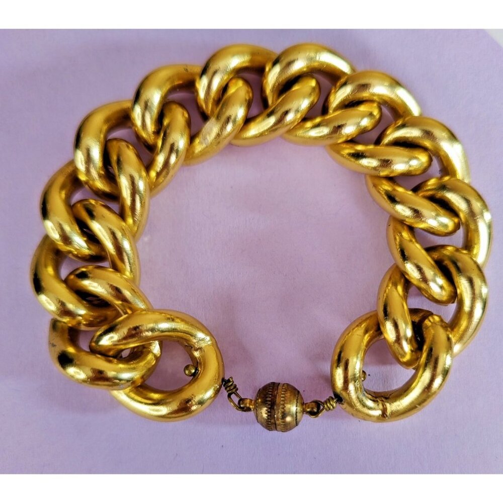 Woman's Fashion Thick Chain Gold Tone Magnetic Clasp Trendy Easy On Bracelet